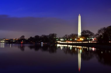 washington Anıtı yansıyan