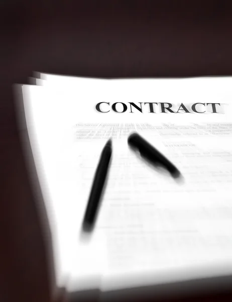 Kontrakt på skrivbord — Φωτογραφία Αρχείου