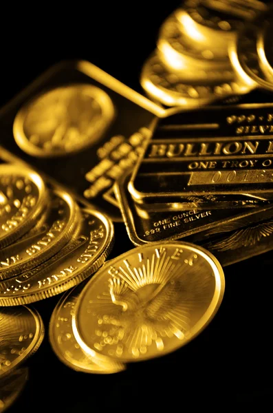 Gold Coins and Bullion for Wealth — Stock Photo, Image