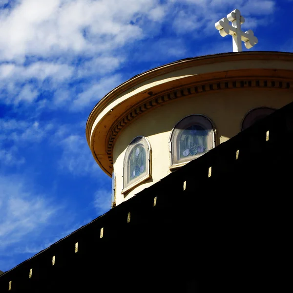 Церква Шпиль з хрест — стокове фото