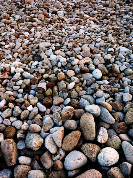 Peyzaj dekorasyon için üzerinde yığılı kayalar — Stok fotoğraf