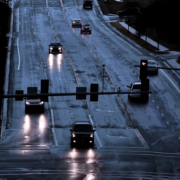 Carretera tormentosa conduciendo bajo la lluvia —  Fotos de Stock