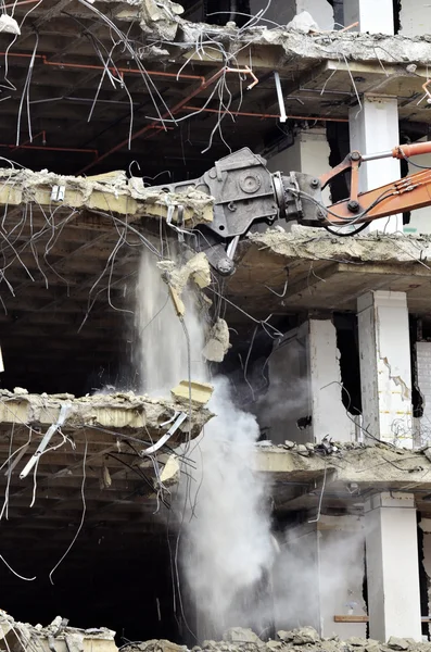 Падение или разрушение здания — стоковое фото