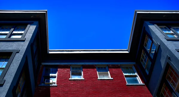 Apartment Building Flat Rental Living Space Red Brick Blue Sky — Stock Photo, Image