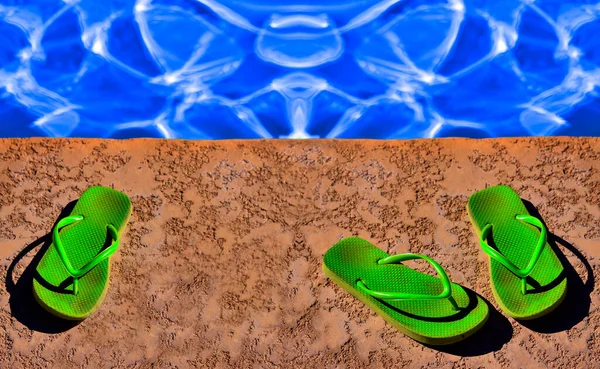 Detail Green Flip Flops Summer Next Swimming Pool Wet Water — Stock Photo, Image