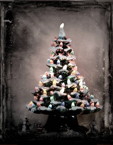 Přední Pokoj Zdobený Vánoce Vánoční Strom Starožitnosti Filmu Nebo Negativní — Stock fotografie
