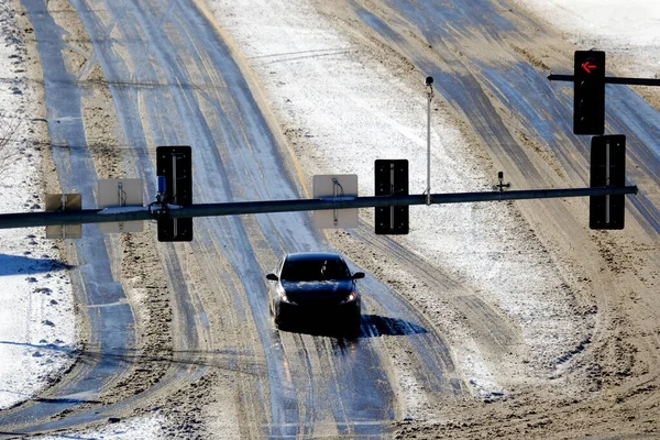 Driving Winter Snowy Wet Slushly Road Traffic Lights — Stock Photo, Image