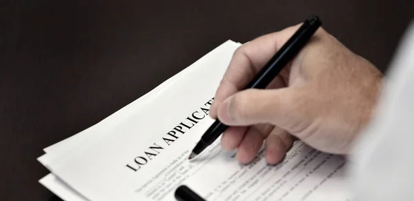 Document Lening Contract Een Bureau Met Een Zwarte Pen — Stockfoto