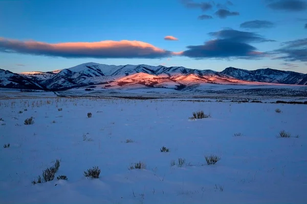 Восход Закат Солнечный Свет Солнечный Свет Зимой Заснеженных Горах — стоковое фото