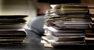 Masaüstü masasındaki dosya ve klasörler evrak kayıtlarını düzenlemek için kullanılır