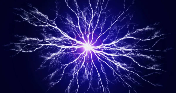 暗红色等离子体明亮燃烧中的纯电力和电的爆炸 — 图库照片