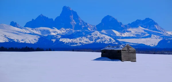 Teton Mountains Grand Tetons Vintern Med Gamla Stuga Gård Byggnad — Stockfoto