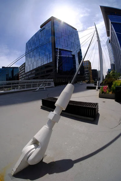 Denver Union Station Cabo Ponte Suspensa Com Torre Reflexão — Fotografia de Stock