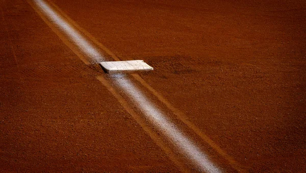 Baseball Bas Och Kritad Baslinje Diamant — Stockfoto