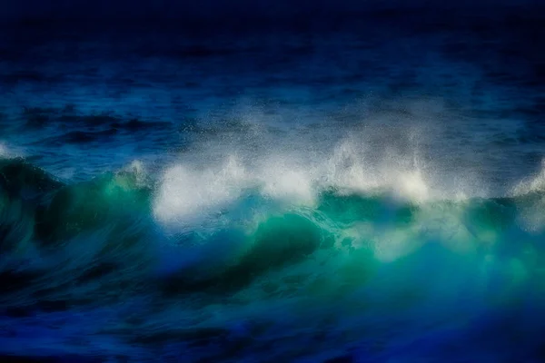 Misty Dreamy Bright Blue Waves Beach Ocean Swell Water Clean — Stock Photo, Image