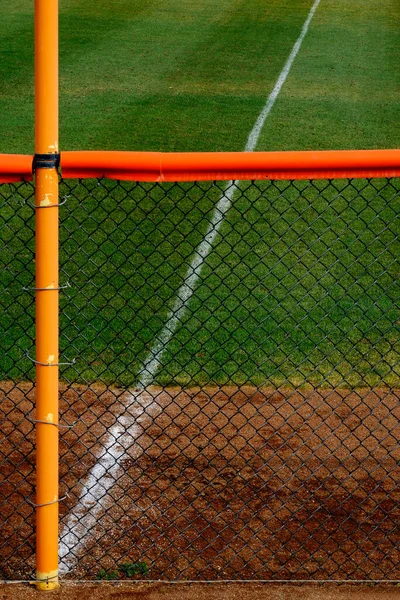 Outfield Fence Green Grass Baseball Field Diamond Competition Playing Sports — Fotografia de Stock