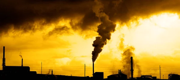 Pollution Par Cheminée Dans Une Usine Production Mauvaise Pour Environnement — Photo