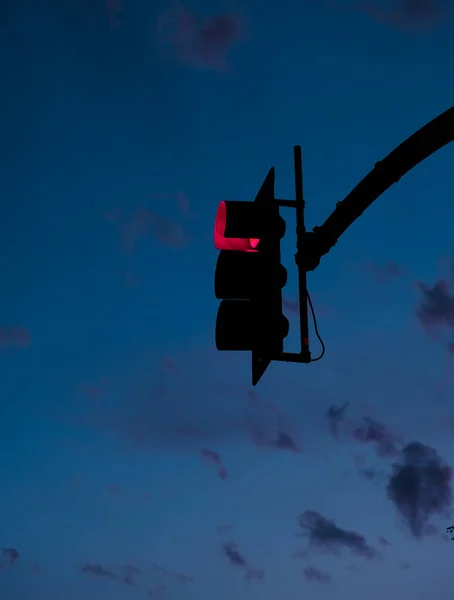 Glowing Traffic Light Night Sky Clouds Background — Photo