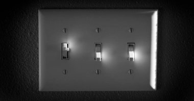 Ve ışık veya güç kapalı duvar olayları ile açmak