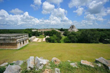 Uxmal Piramidi