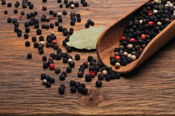 Peppercorn op het Bureau — Stockfoto