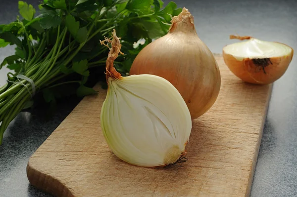 Onion and parsley — Stock Photo, Image