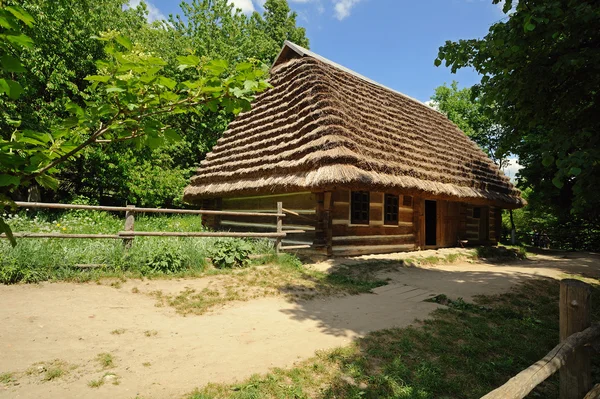 Trehus – stockfoto