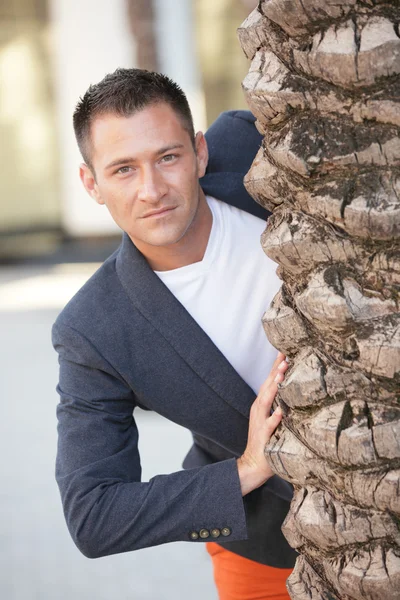 Handsome man smiling — Stock Photo, Image