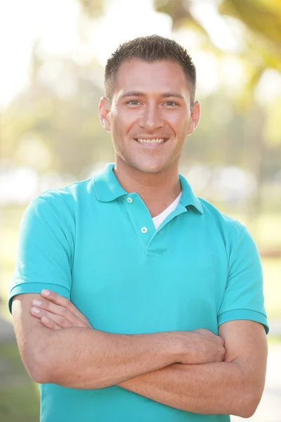 Bonito homem sorrindo — Fotografia de Stock