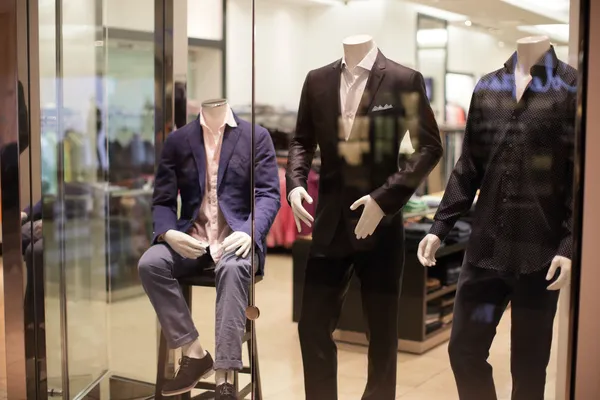 Maniquí masculino en pantalla — Foto de Stock