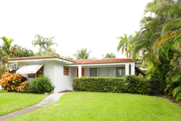 Stock image of a single family home — Stock Photo, Image