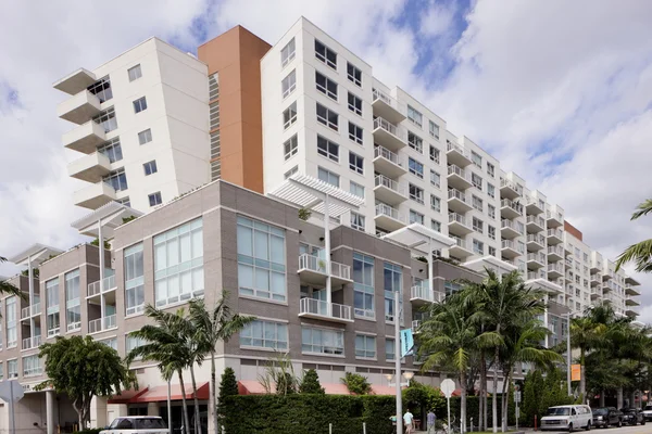 Construção Midrise em Midtown Miami — Fotografia de Stock