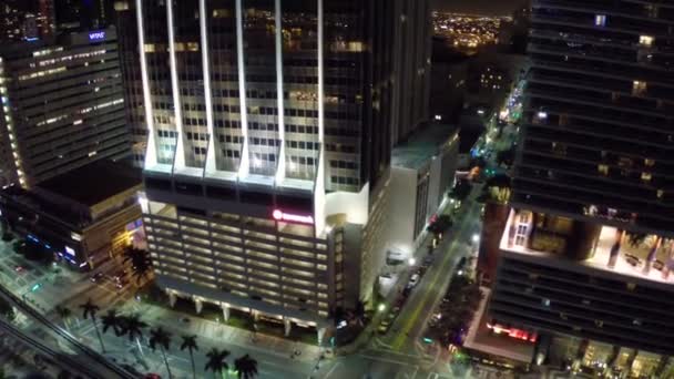 Imagens aéreas noturnas do centro de Miami — Vídeo de Stock