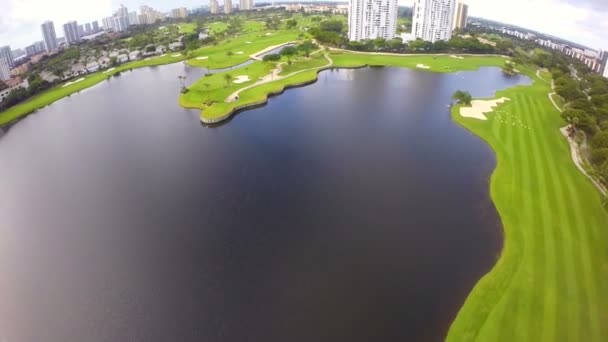 Imagens do campo de golfe aéreo — Vídeo de Stock