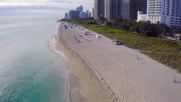 Ocean räddning på stranden — Stockvideo