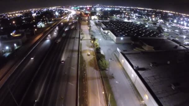 I95 en magazijnen langs de snelweg — Stockvideo