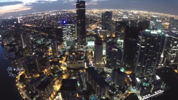 Luchtfoto beelden van Brickell nachts — Stockvideo