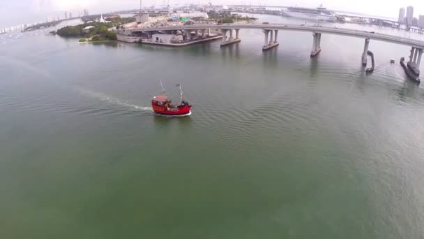 Pirate ship in the bay — Stock Video