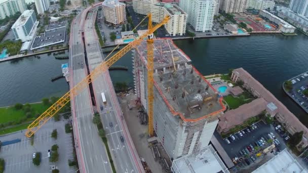 Aerial video of a construction crane — Stock Video