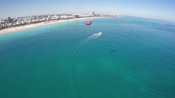 在迈阿密海滩伞 — 图库视频影像