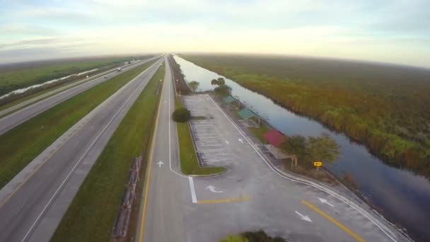 Antenowe video aligator aleja miami w stanie Floryda — Wideo stockowe