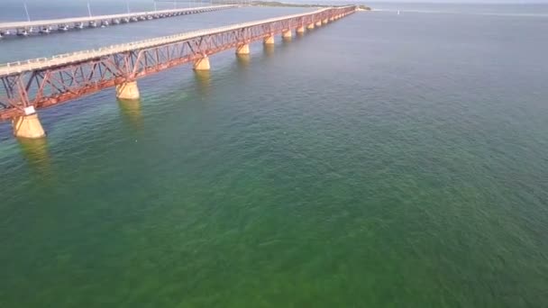 Luftbild der 7 Meilen Brücke in den Florida Keys — Stockvideo