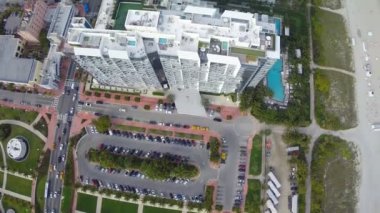 miami beach üzerinde uçan