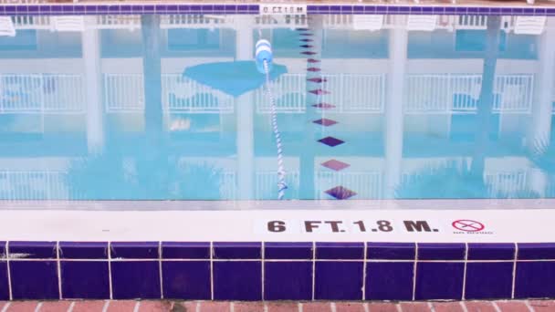 Video de una piscina — Vídeos de Stock