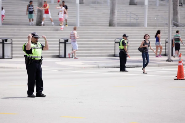 Police controlling traffic in Miami — Stock Photo, Image