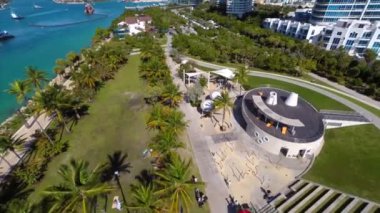 coral gables tarihi binaları ve heykeller havadan video