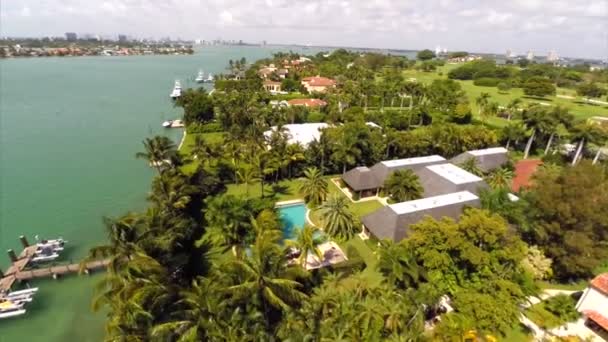 Vídeo aéreo de mansiones en Miami — Vídeo de stock