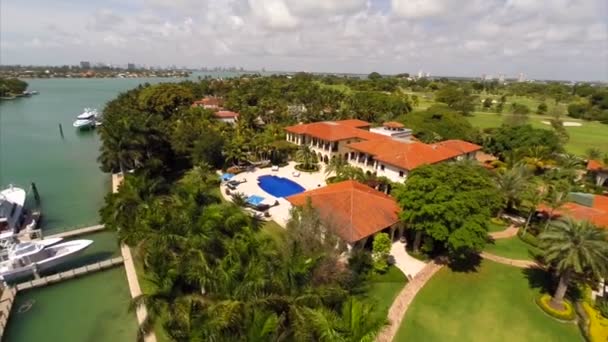 Vídeo aéreo de mansiones en Miami — Vídeo de stock