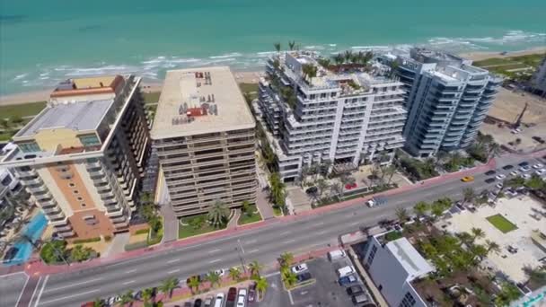 Vídeo aéreo de Miami Beach condomínios à beira-mar — Vídeo de Stock