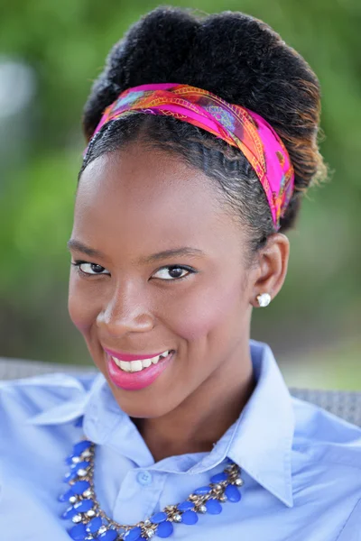 Jamaicn mulher sorrindo — Fotografia de Stock